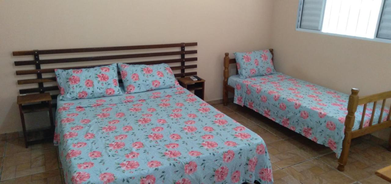 Locacao P Final De Semana Mourada Terrea Hotel Caraguatatuba Eksteriør billede